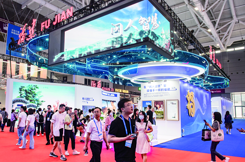 “閩人智慧” 為福建塑像