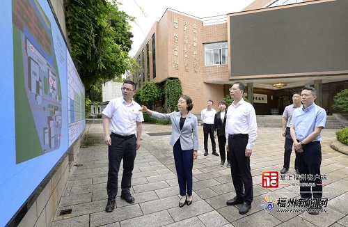 郭寧寧吳賢德檢查高考準備工作