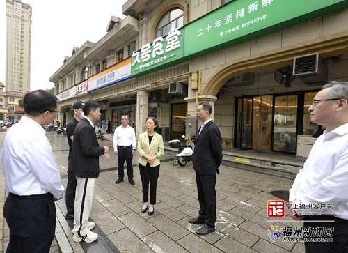 郭寧寧吳賢德檢查龍舟賽籌備和端午節(jié)前安全生產(chǎn)
