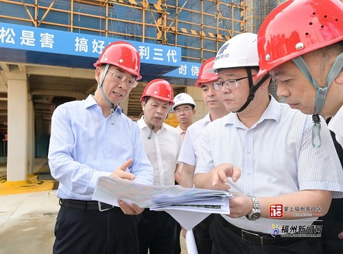 吳賢德調(diào)研三江口片區(qū)開發(fā)建設(shè)并開展“護(hù)河愛水、清潔家園”活動(dòng)