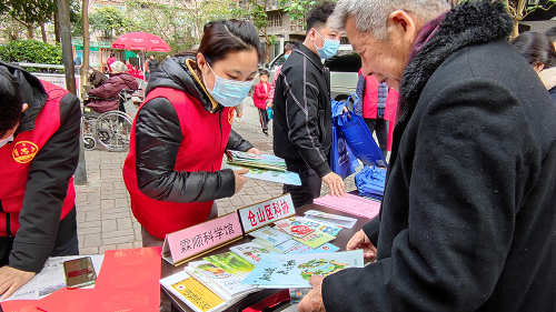 倉山區開展“溫暖在榕城 志愿關愛行” 主題活動