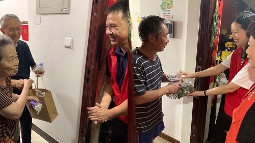 倉山區直機關開展“粽飄清廉香 非遺文化傳” 端午暖心活動