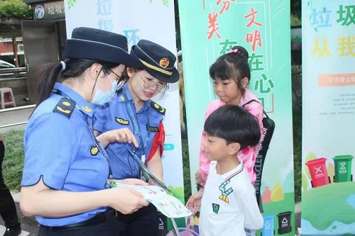 生活垃圾分類專題宣傳活動走進倉山區金洲社區傲梅苑小區