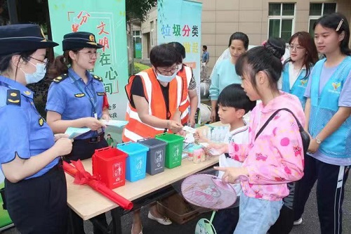 生活垃圾分類專題宣傳活動走進倉山區金洲社區傲梅苑小區