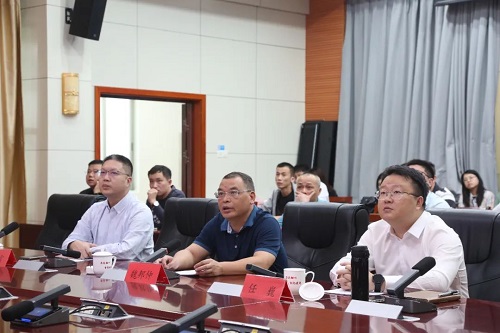 區主要領導到一線檢查指導臺風“康妮”防御工作