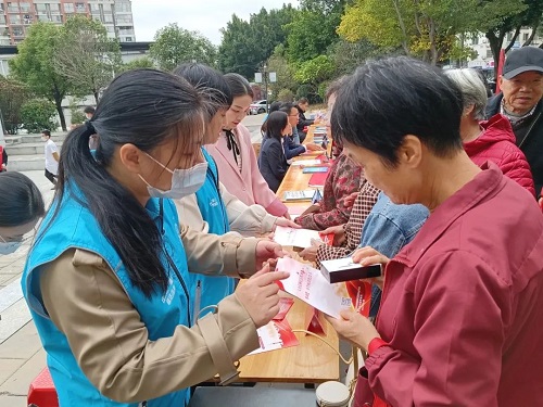【憲法宣傳周】大力弘揚(yáng)憲法精神，推動(dòng)進(jìn)一步全面深化改革