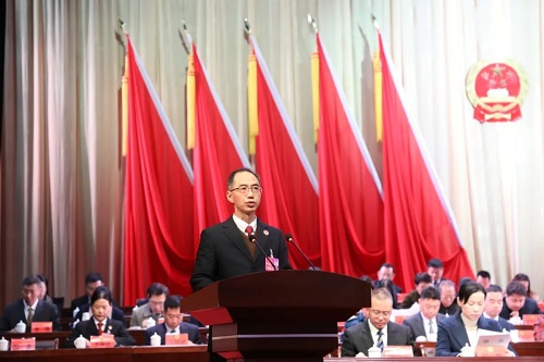 福州市倉山區第十八屆人民代表大會第四次會議舉行第二次全體會議