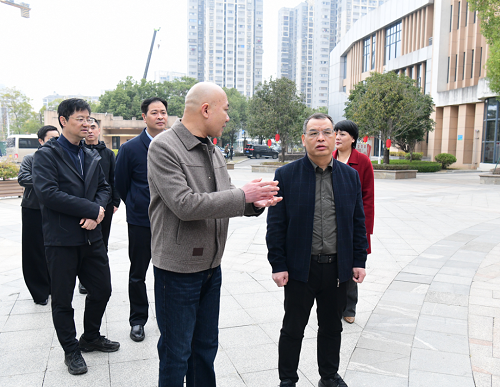 區主要領導檢查春季開學及校園安全工作