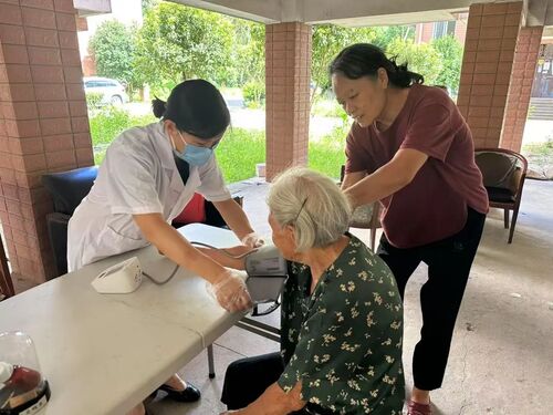 社區動態｜建新鎮農大社區開展健康義診、禁毒普法宣傳進小區活動