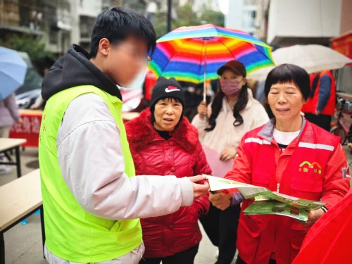 福州市倉(cāng)山區(qū)檢察院聯(lián)合社工組織構(gòu)建未成年人保護(hù)體系 福州市倉(cāng)山區(qū)檢察院聯(lián)合社工組織構(gòu)建未成年人保護(hù)體系