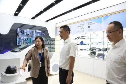 【強產業 優環境】區政府主要領導走訪服務重點企業 【強產業 優環境】區政府主要領導走訪服務重點企業