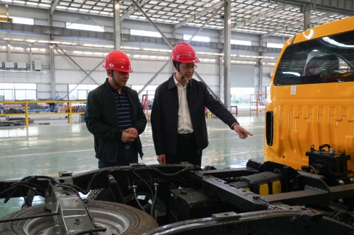 愛拼會贏奮勇爭先!人民日報點贊福建省黨員干部在產業發展和改革攻堅一線擔當作為 愛拼會贏奮勇爭先!人民日報點贊福建省黨員干部在產業發展和改革攻堅一線擔當作為