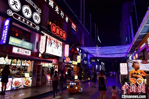 福州倉(cāng)山“夜經(jīng)濟(jì)”漸火