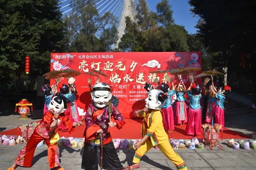 【網絡中國節?元宵】亮燈迎元夕 臨水送福來