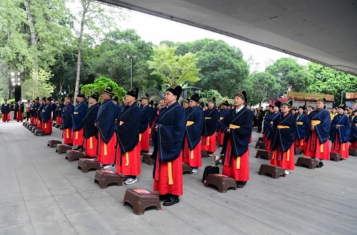 盛況空前！今天，這位“陸上女神”引熱議！