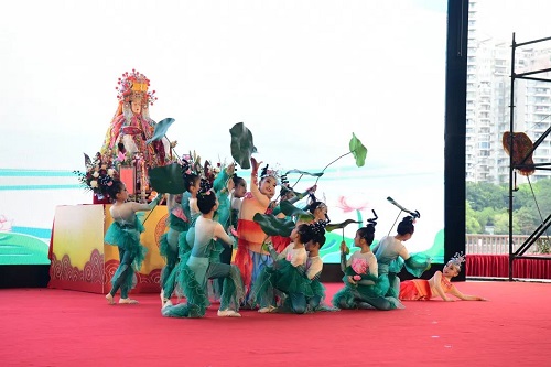 盛況空前！今天，這位“陸上女神”引熱議！