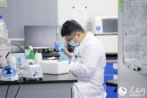 人民網(wǎng):黨建調(diào)研行|福州倉山這個新興產(chǎn)業(yè)園靠什么“出圈”…… 人民網(wǎng):黨建調(diào)研行|福州倉山這個新興產(chǎn)業(yè)園靠什么“出圈”……