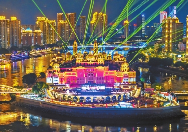 “兩島一街”假期引爆人氣 8天吸引游客70余萬人次 “兩島一街”假期引爆人氣 8天吸引游客70余萬人次