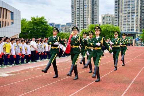 超燃!原天安門國旗護衛隊走進倉山校園 超燃!原天安門國旗護衛隊走進倉山校園