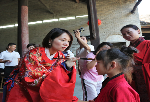 開(kāi)學(xué)啦！倉(cāng)山區(qū)用一場(chǎng)“文明中國(guó)禮” 迎接新生開(kāi)學(xué)第一課