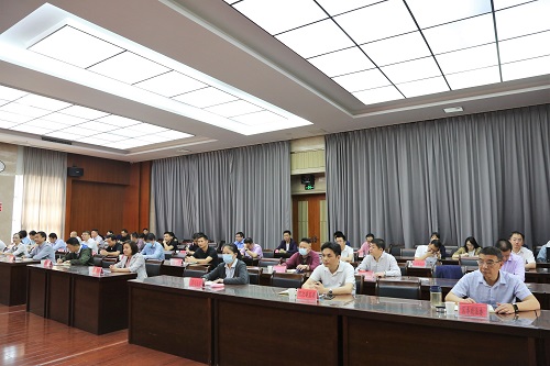 倉山區管干部學習貫徹黨的十九屆五中全會精神研討班24日結業
