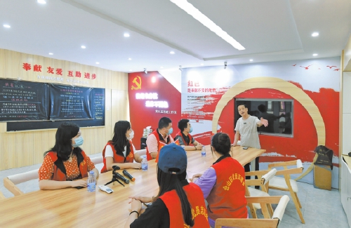 新風潤人心　文明花正艷
